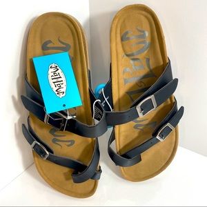 Mad Love Prudence style footbed sandals.